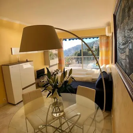 アパート „bellevue“ *