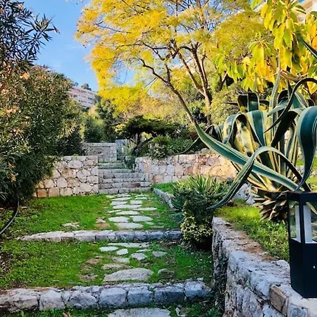 „bellevue“ ヴィルフランシュ・シュル・メール